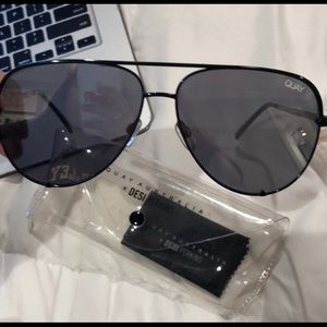 quay mirrored lense sunglasses